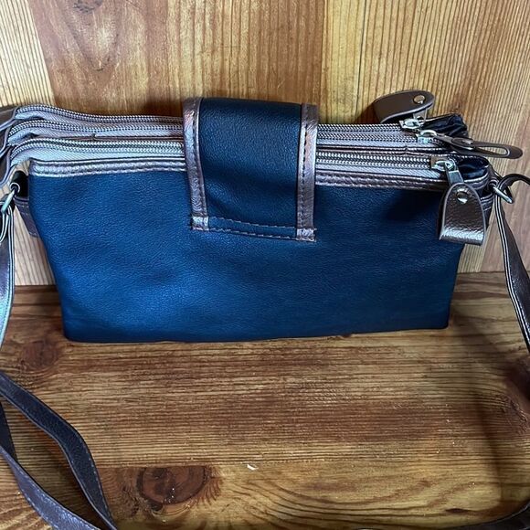 GOLD COAST Black and Copper Women’s Bag Adjustable strap Zippered Compartments - Picture 6 of 6